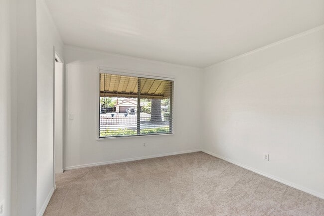 Building Photo - Charming 3-Bedroom Home on Corner Lot in E...