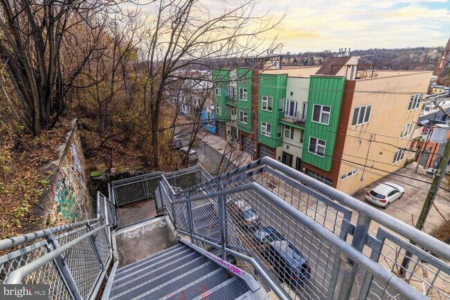 Building Photo - 237 Krams Ave