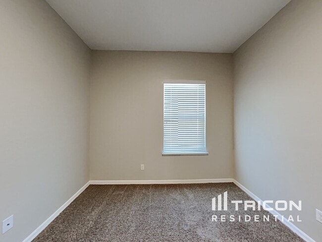Building Photo - 606 Arlington Ct
