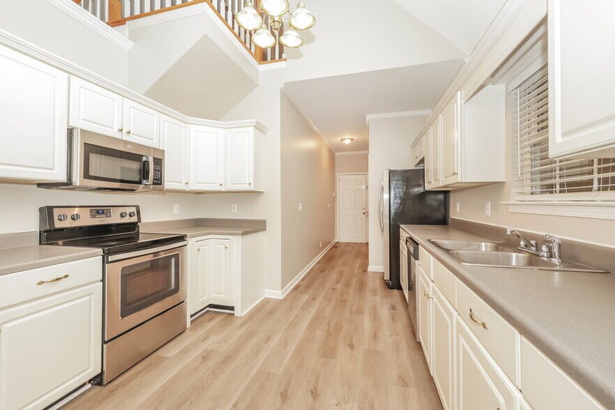 Building Photo - 3019 Overhill Ct