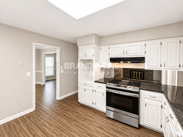 Building Photo - 4520 Dorset Cir