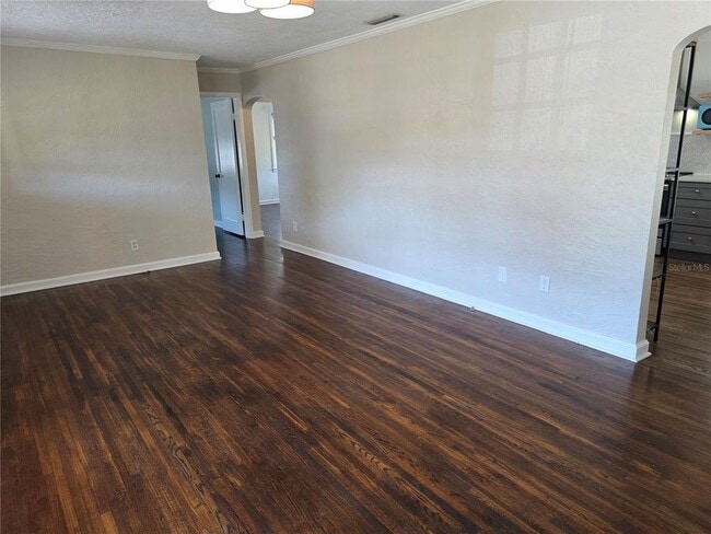 Building Photo - 775 20th Ave N