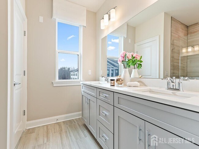 Building Photo - 715 Parker Blvd