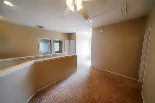 Building Photo - 4736 Green Bluff Dr
