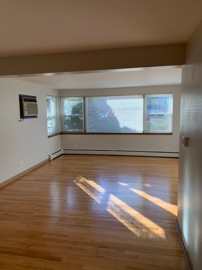 Building Photo - 5415 N Monitor Ave