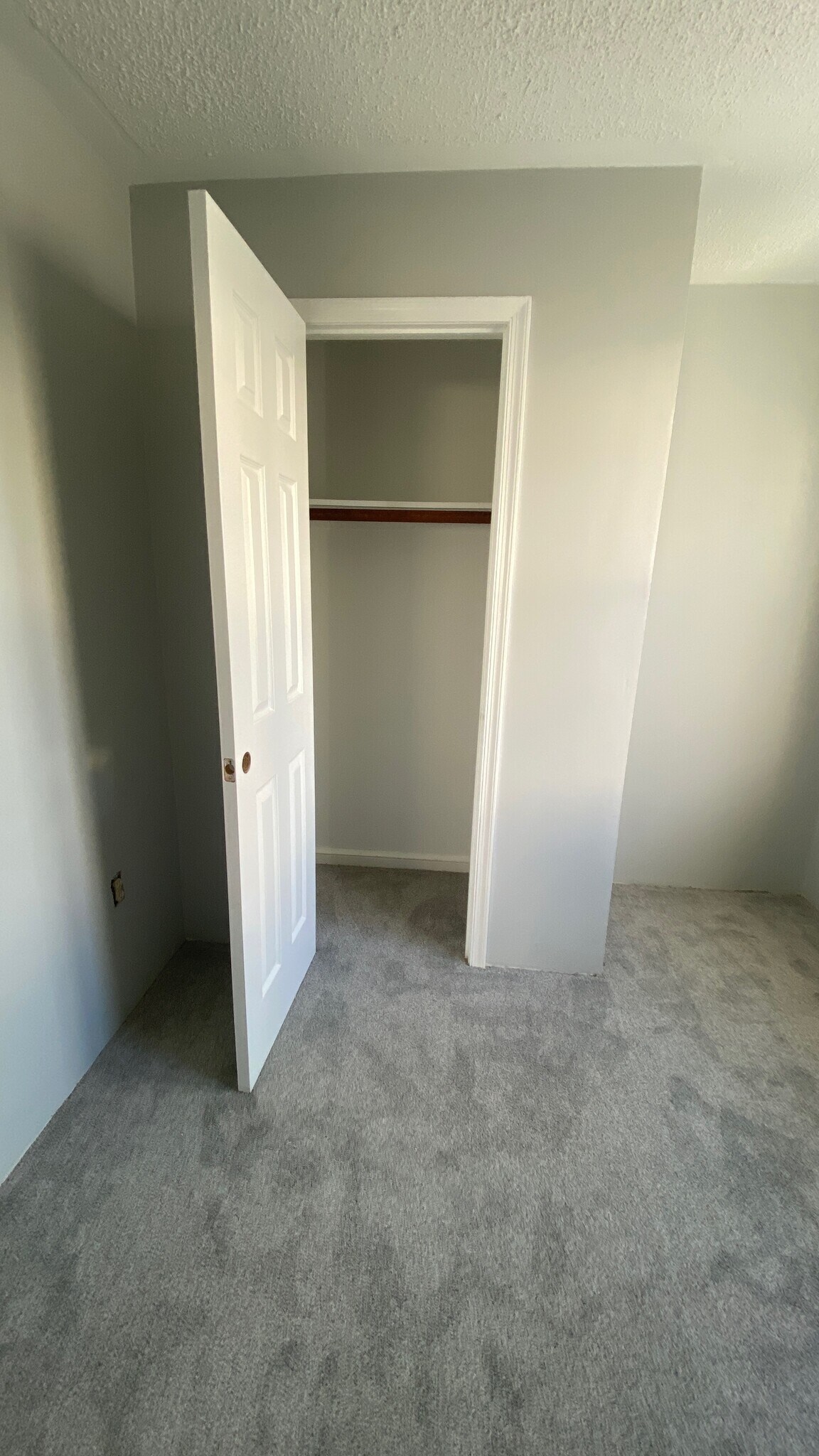 Building Photo - 226 E Cresse Ave