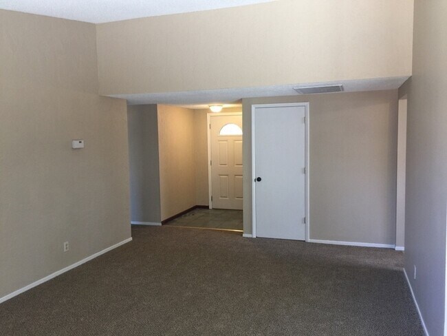 Building Photo - Sparks 4 Bedroom Single Story House - 1 Ca...