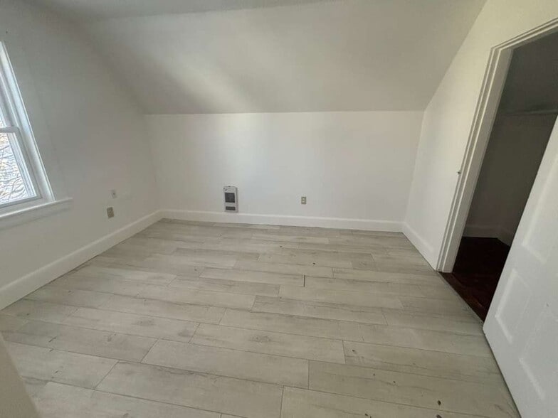 Building Photo - 24 Belmont St