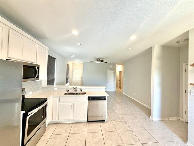 Building Photo - 312 Ancellotta Wy