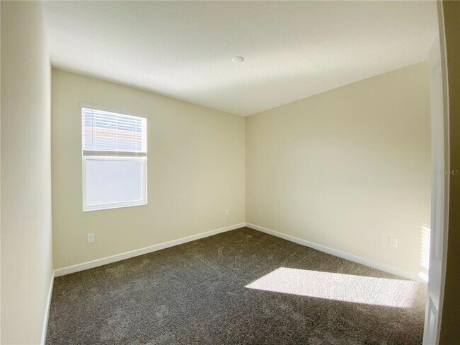 Building Photo - 2123 Mountain Pine St