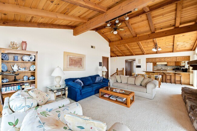 Building Photo - 1364 Weymouth Ln