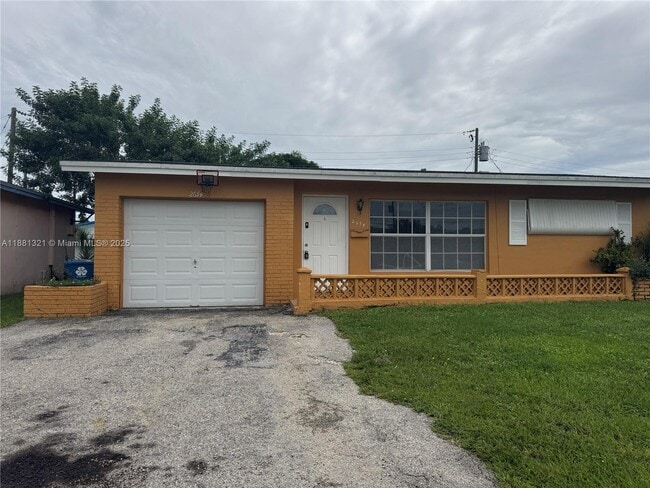 Primary Photo - 2674 NW 68th Way