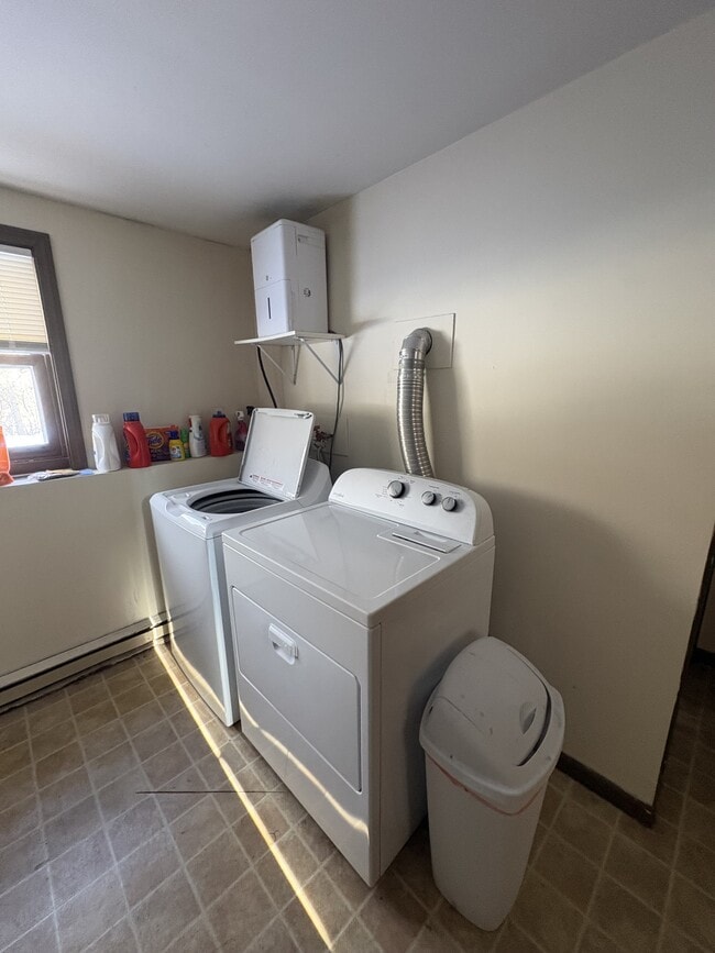 Building Photo - 98 Pelham Rd