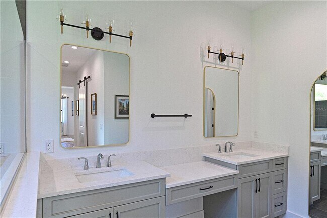 Building Photo - 8013 Clearwater Ct