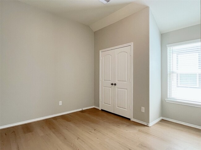 Building Photo - 5727 Pampus Prairie Rd