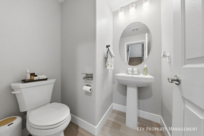 Building Photo - 694 Monroe Hl Pl