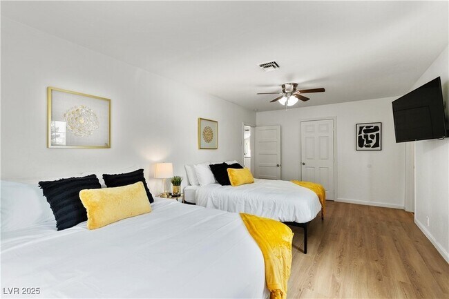 Building Photo - 1013 Francis Ave