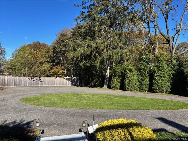 Building Photo - 185 S Country Rd