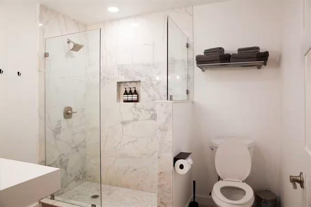 Building Photo - 526 Winchester Dr