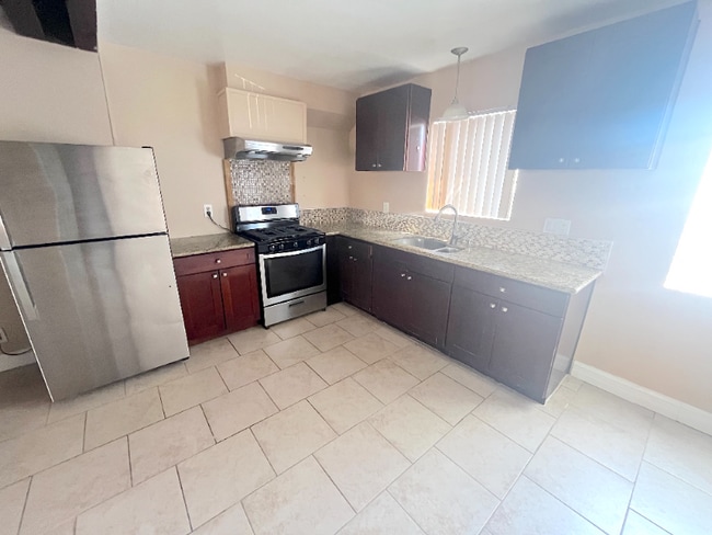 Building Photo - 133 Avenida Miramar