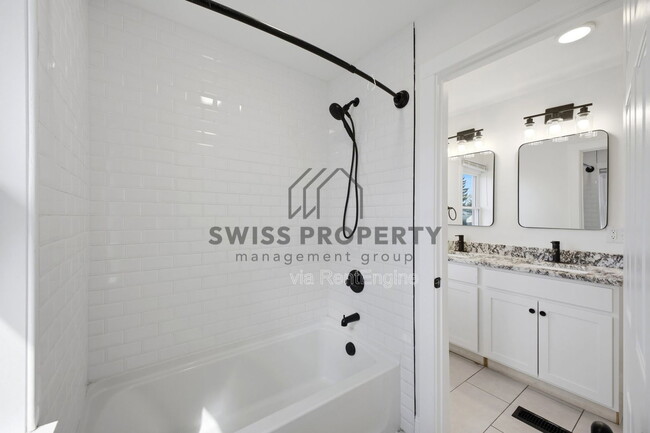 Building Photo - 417 S Huron Ave