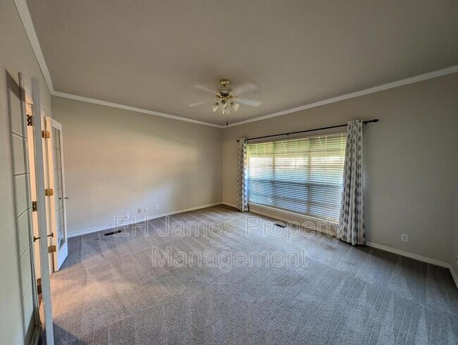 Building Photo - 9914 S 99th E Ave