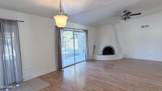 Building Photo - 4844 E Sunrise Dr