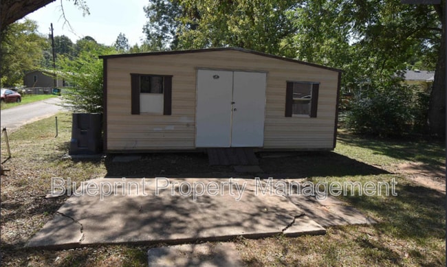 Building Photo - 1033 Minor Dr