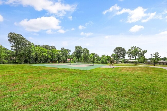 Building Photo - New Hope - fully remodeled gem