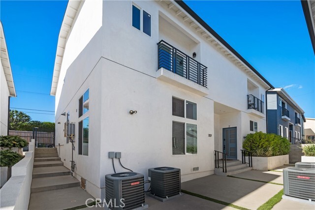 Primary Photo - 7127 S La Cienega Blvd
