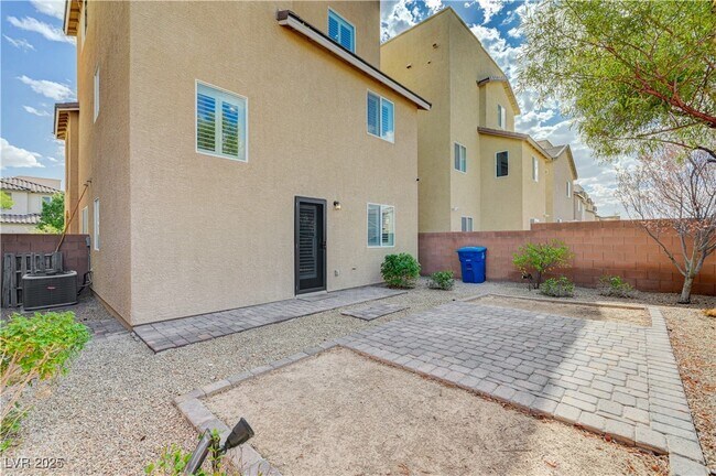 Building Photo - 7256 Sterling Rock Ave