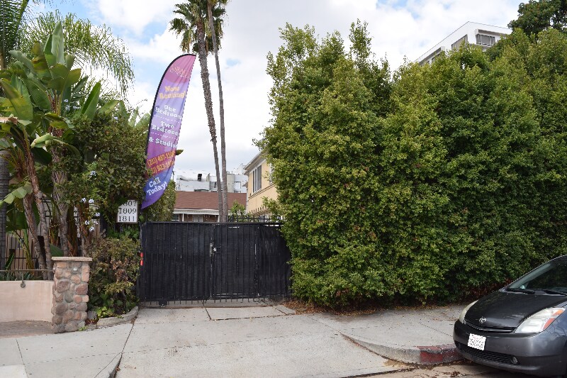 Building Photo - 1807-18011 Grace Ave