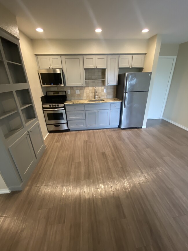 Newly remodeled Studio in Zilker Park neighborhood! - 1123 Hollow Creek Dr