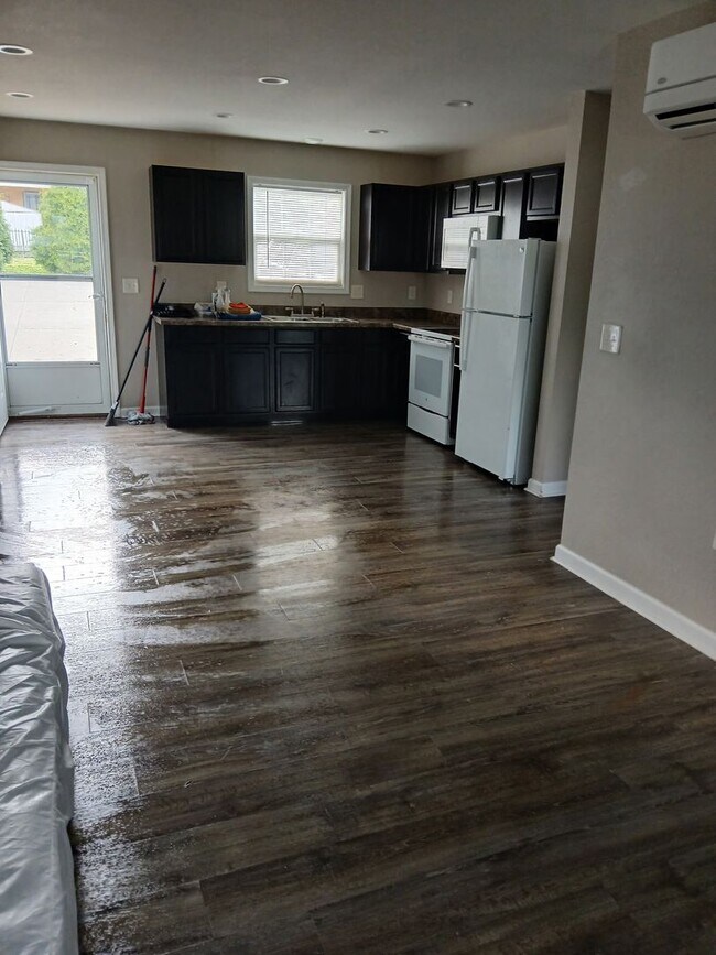 Building Photo - 101 Clark Ave