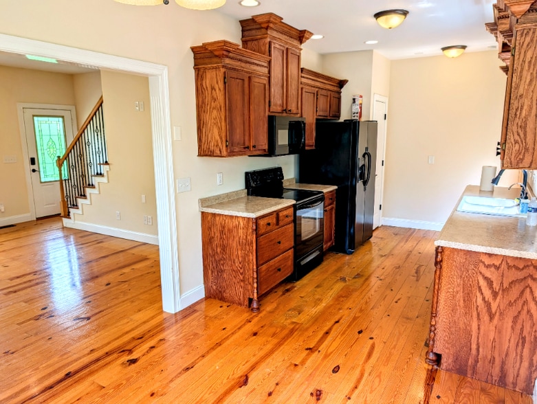 Building Photo - 3062 Quail Ct