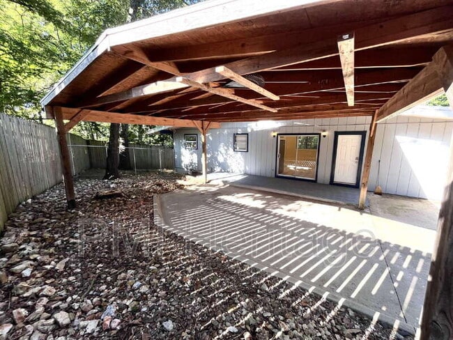 Building Photo - 44 Billingsley Dr