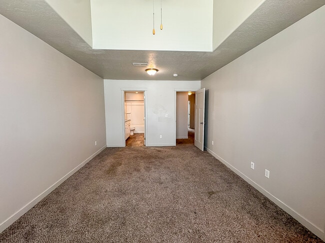 Building Photo - 699 E 355 N