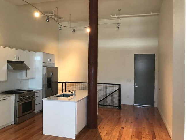 Building Photo - Beautiful 2 Story Apartment