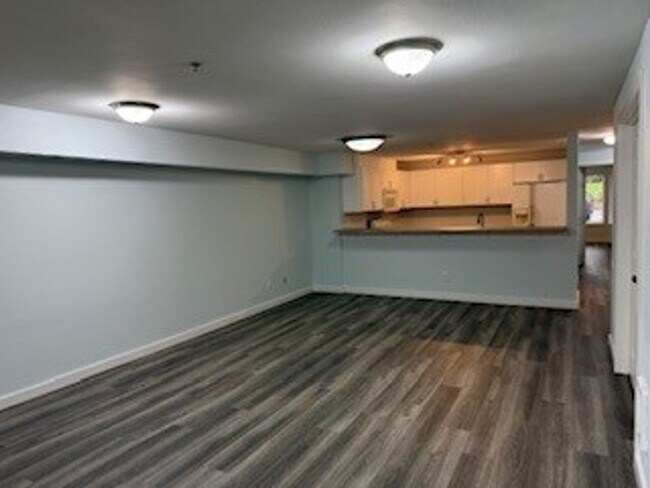 Building Photo - 2 bedroom 2 bath First Floor Condo w/attac...