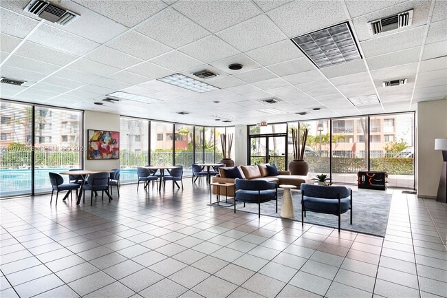 Building Photo - 191 NW 97th Ave