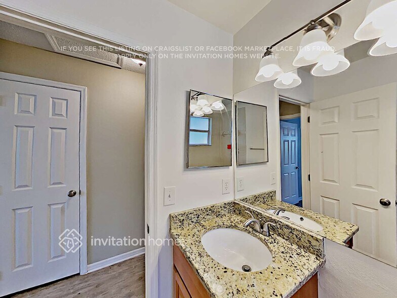 Building Photo - 577 Remington Oak Dr