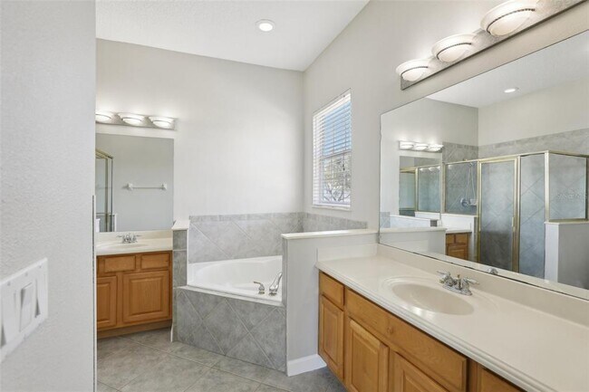 Building Photo - 1554 Fairview Cir