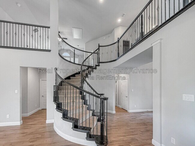 Building Photo - 308 Winding Creek Ln