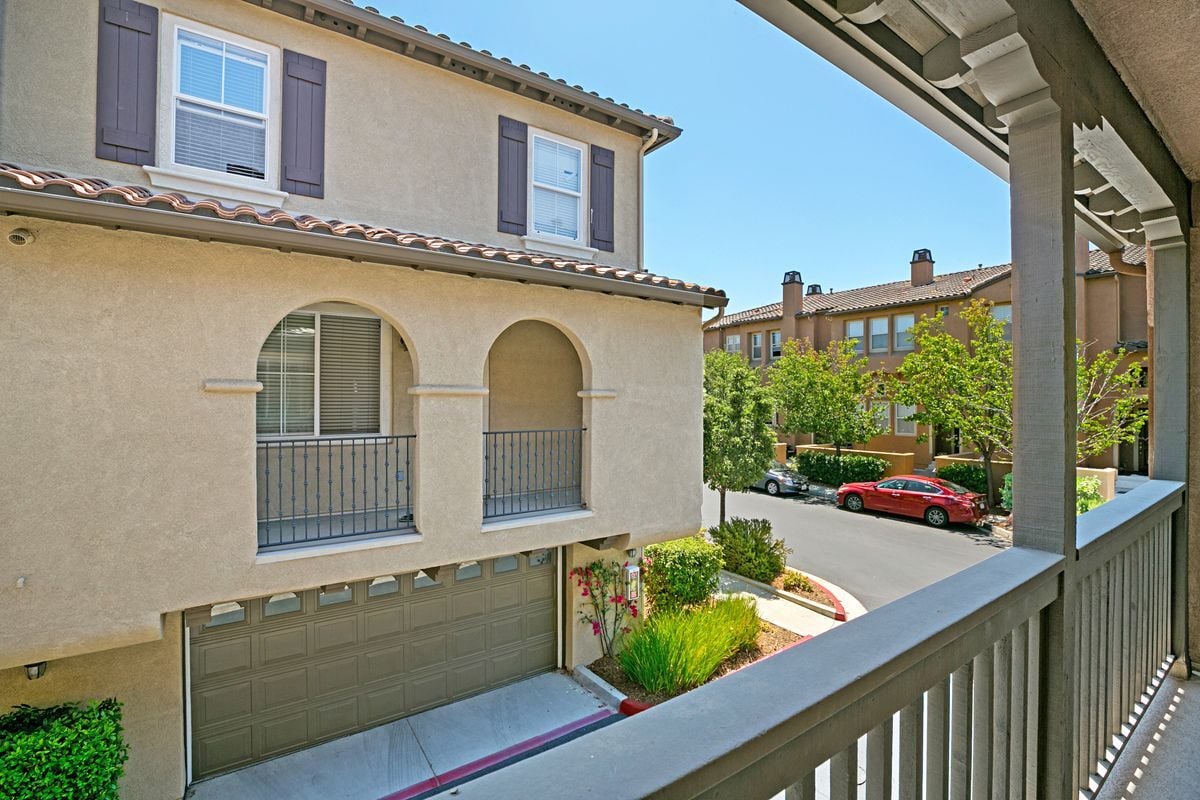 Building Photo - 13325 Via Costanza