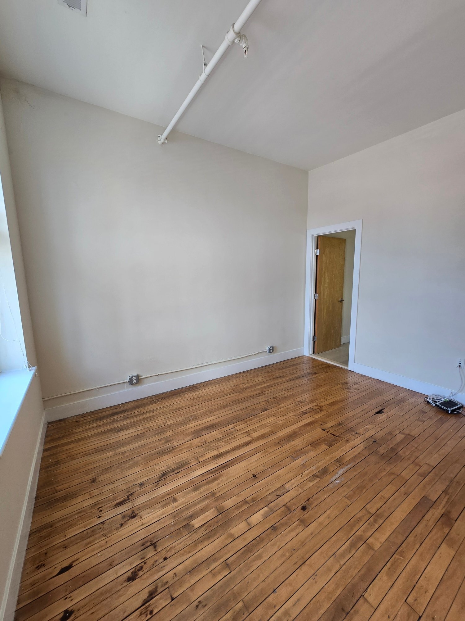 Building Photo - 613 N Lombardy St