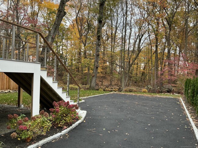 Building Photo - 141 West Ave