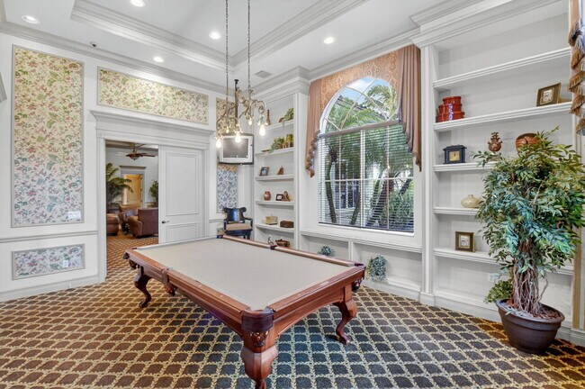 Building Photo - 9826 Vía Amati