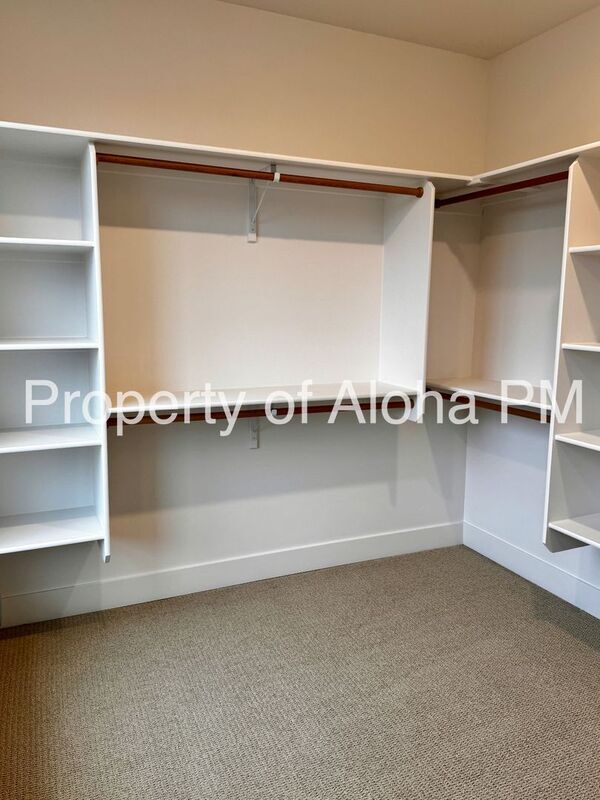 Building Photo - 366 E Presidio Ln