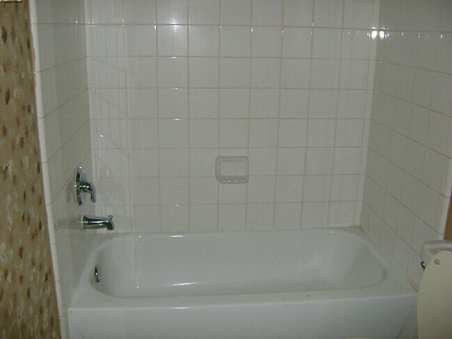 Building Photo - 19754 Cozy Cabbin Dr