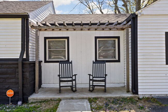 Building Photo - 2905 Halifax Dr